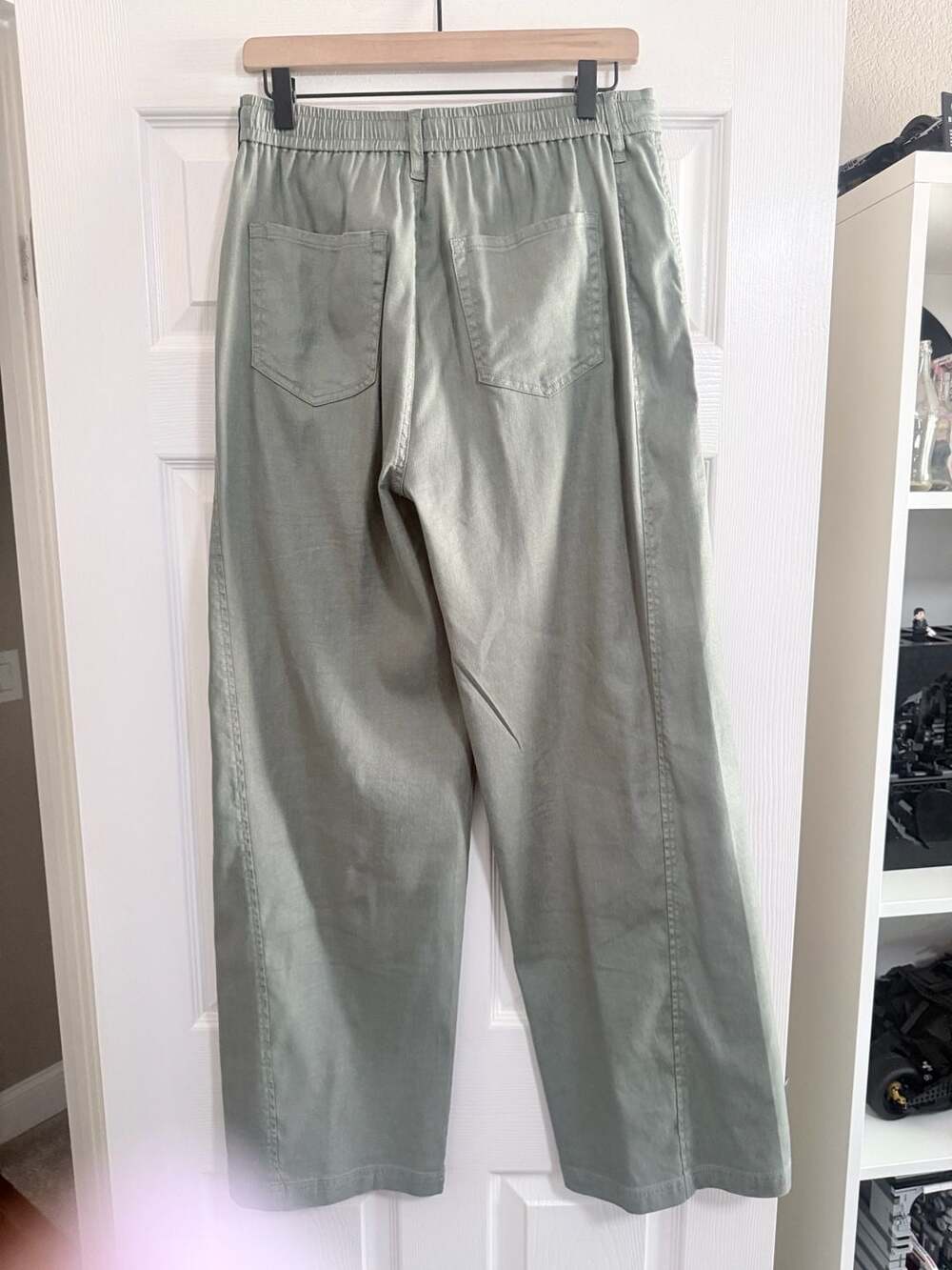 Evereve Sage Green Drawstring Wide Leg Pants Size M - Picture 5 of 8